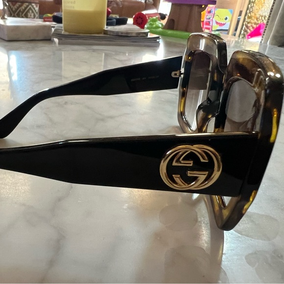 Gucci sunglasses - Picture 3 of 4